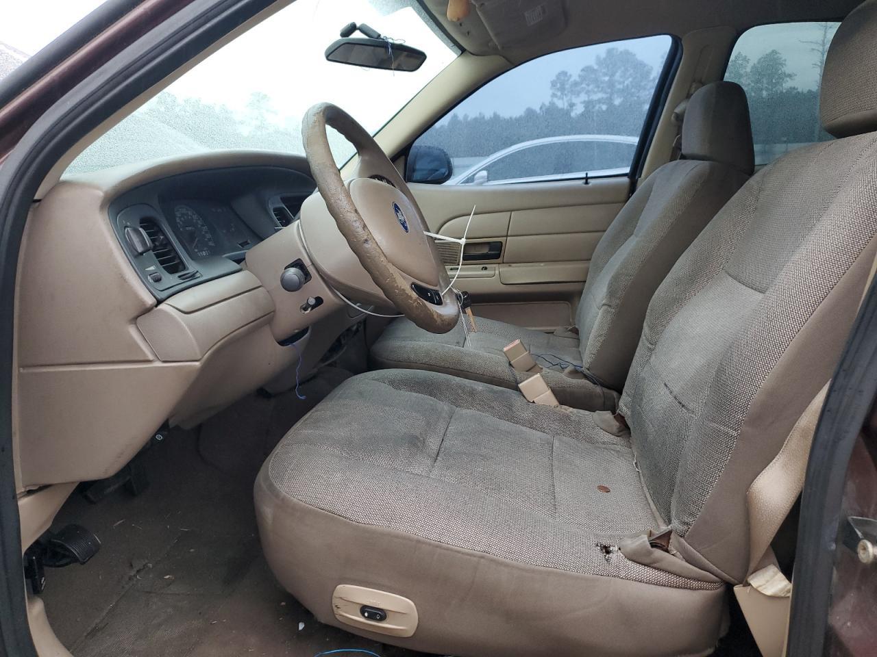 2004 FORD Crown Victoria