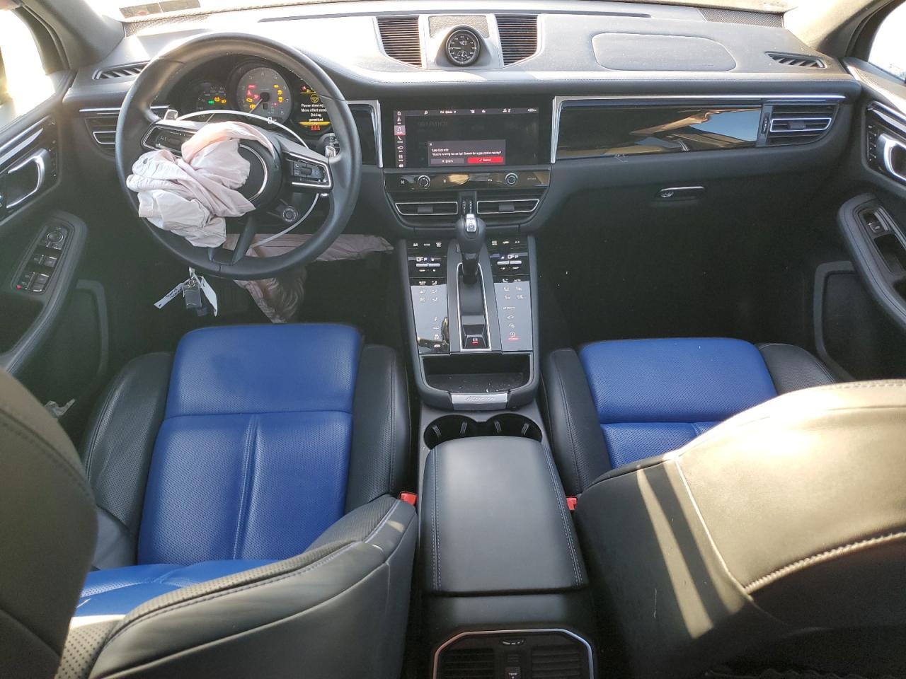 2023 PORSCHE Macan