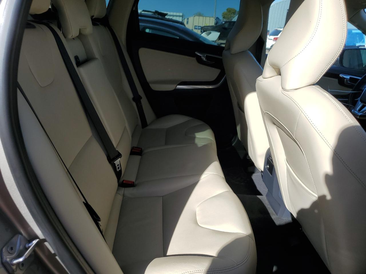 2016 VOLVO XC60