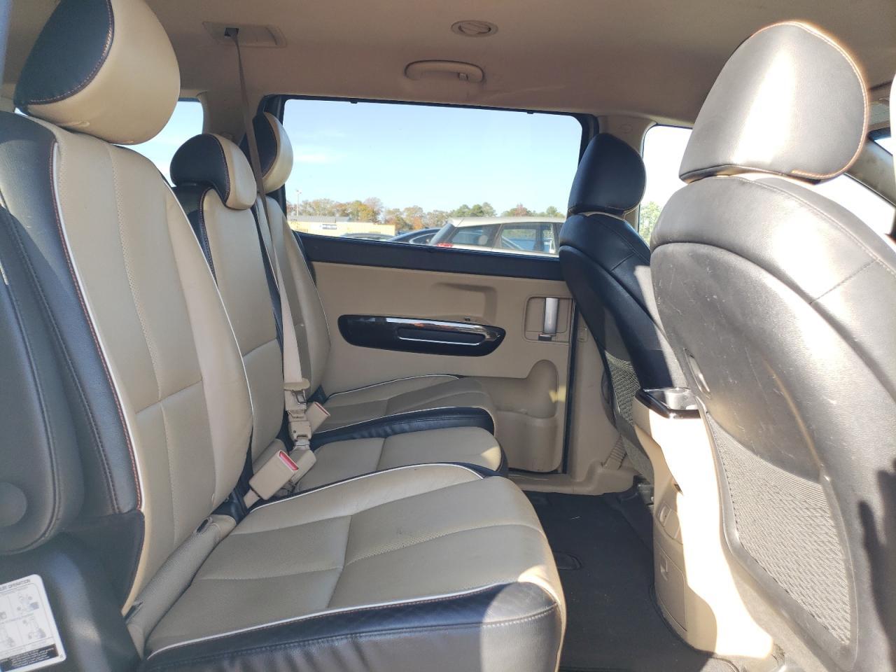 2016 KIA SEDONA