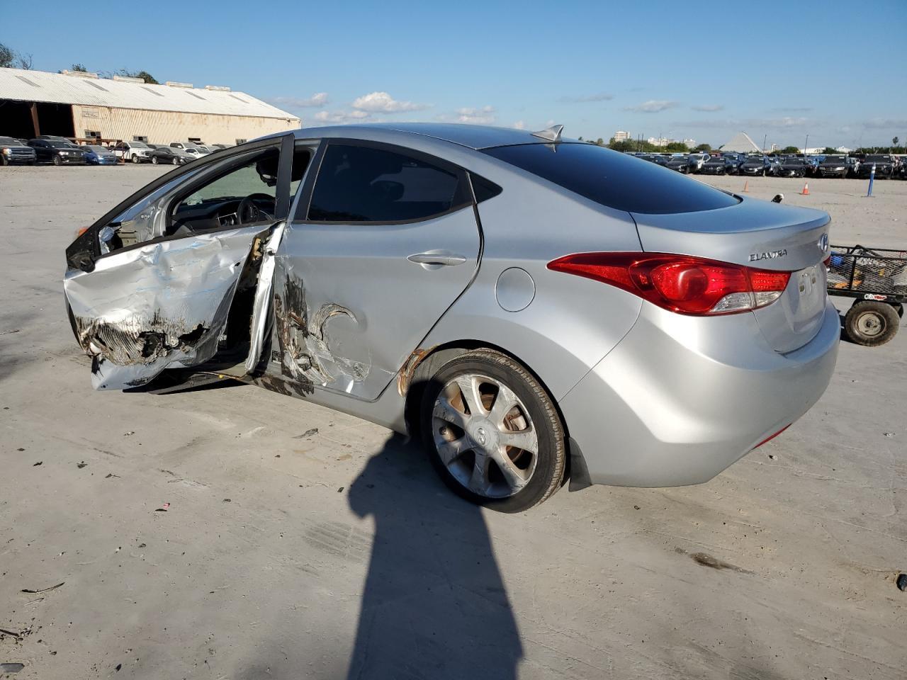 2013 HYUNDAI ELANTRA