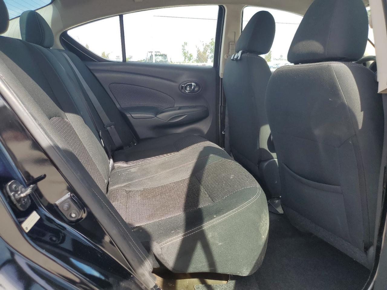 2017 NISSAN VERSA