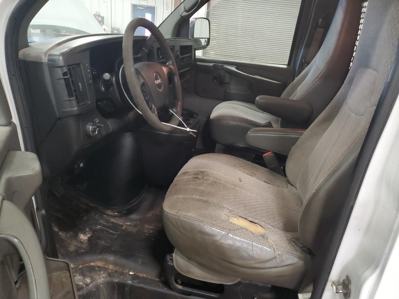 2011 GMC Savana