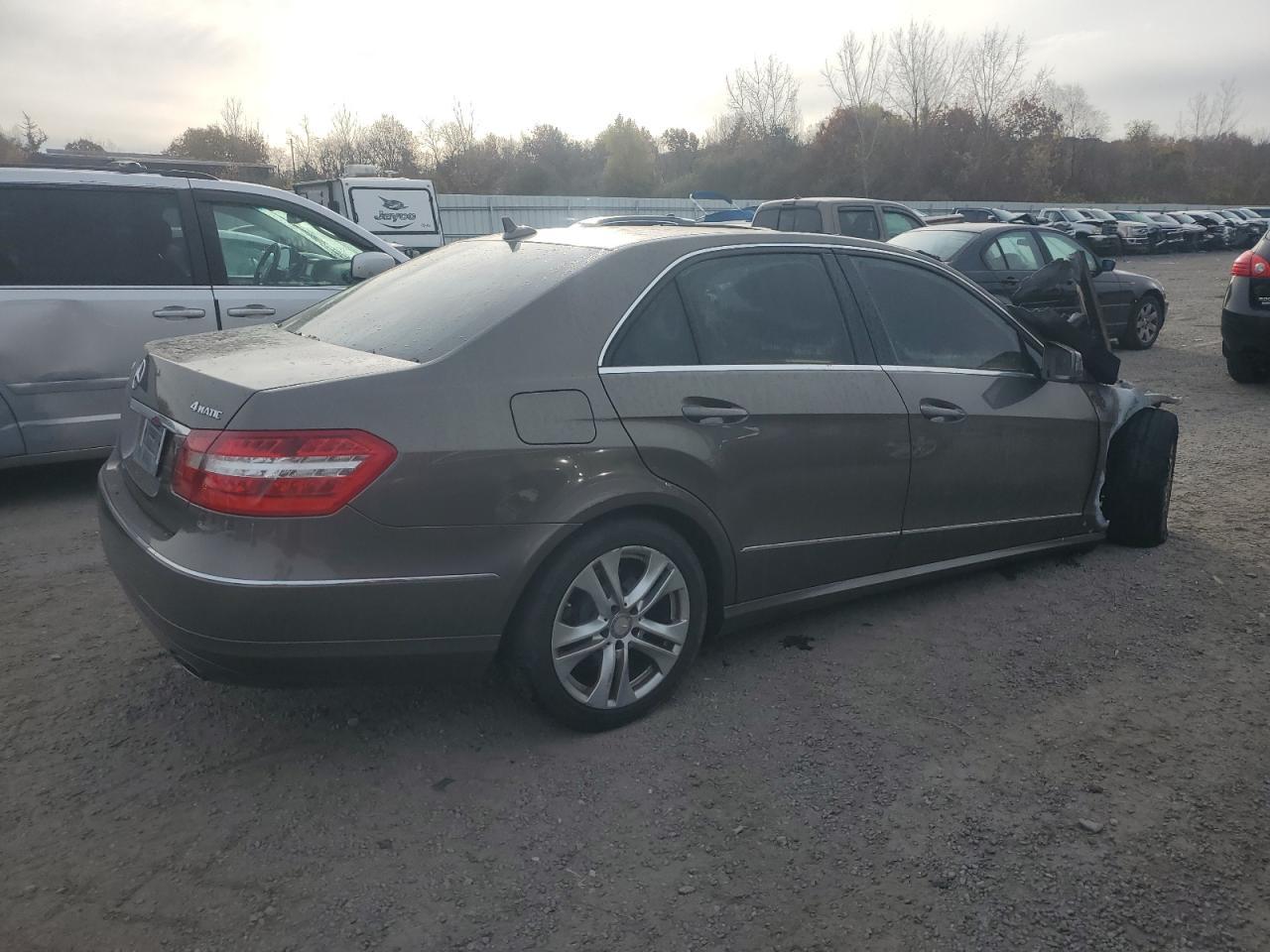 2011 MERCEDES-BENZ E-Class