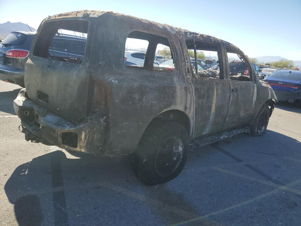 2004 NISSAN Armada