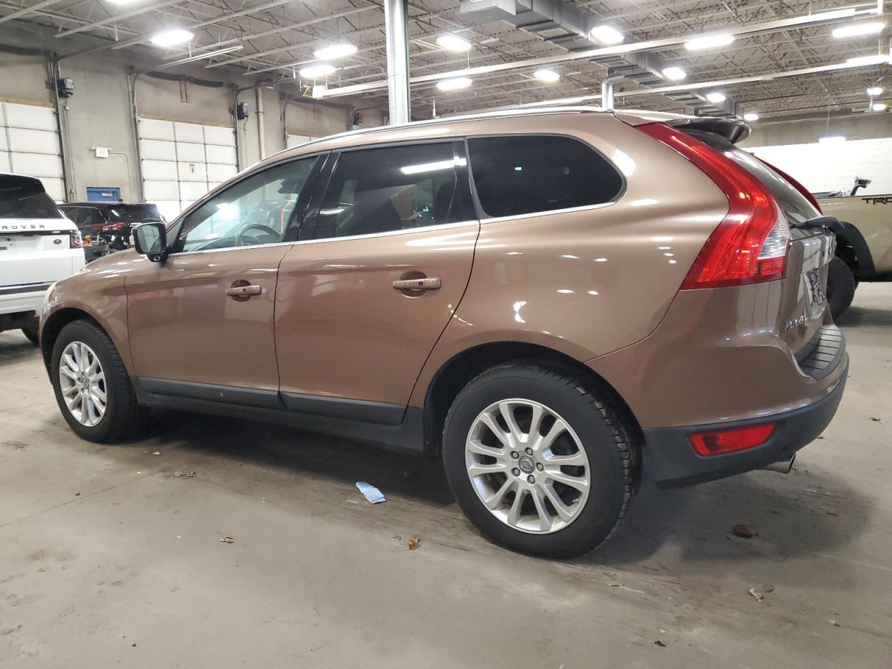 2010 VOLVO XC60