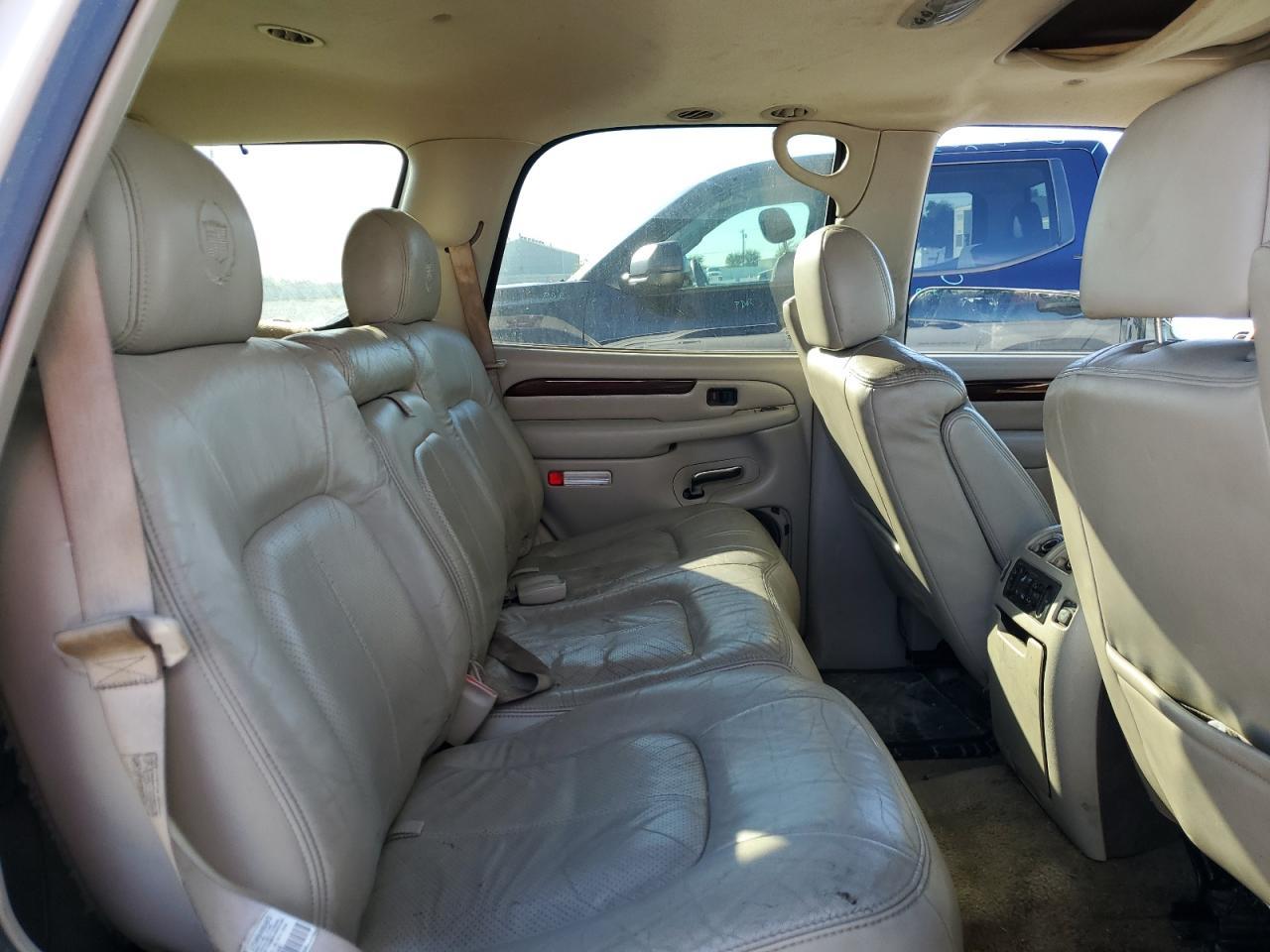 2002 CADILLAC ESCALADE