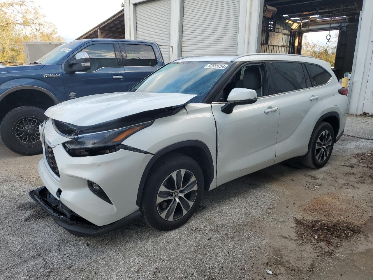 2022 TOYOTA HIGHLANDER