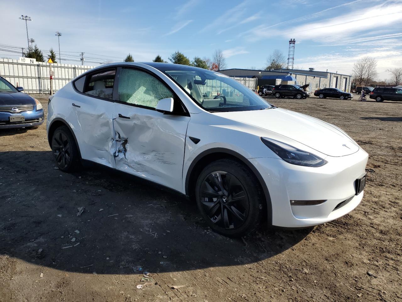 2024 TESLA MODEL Y