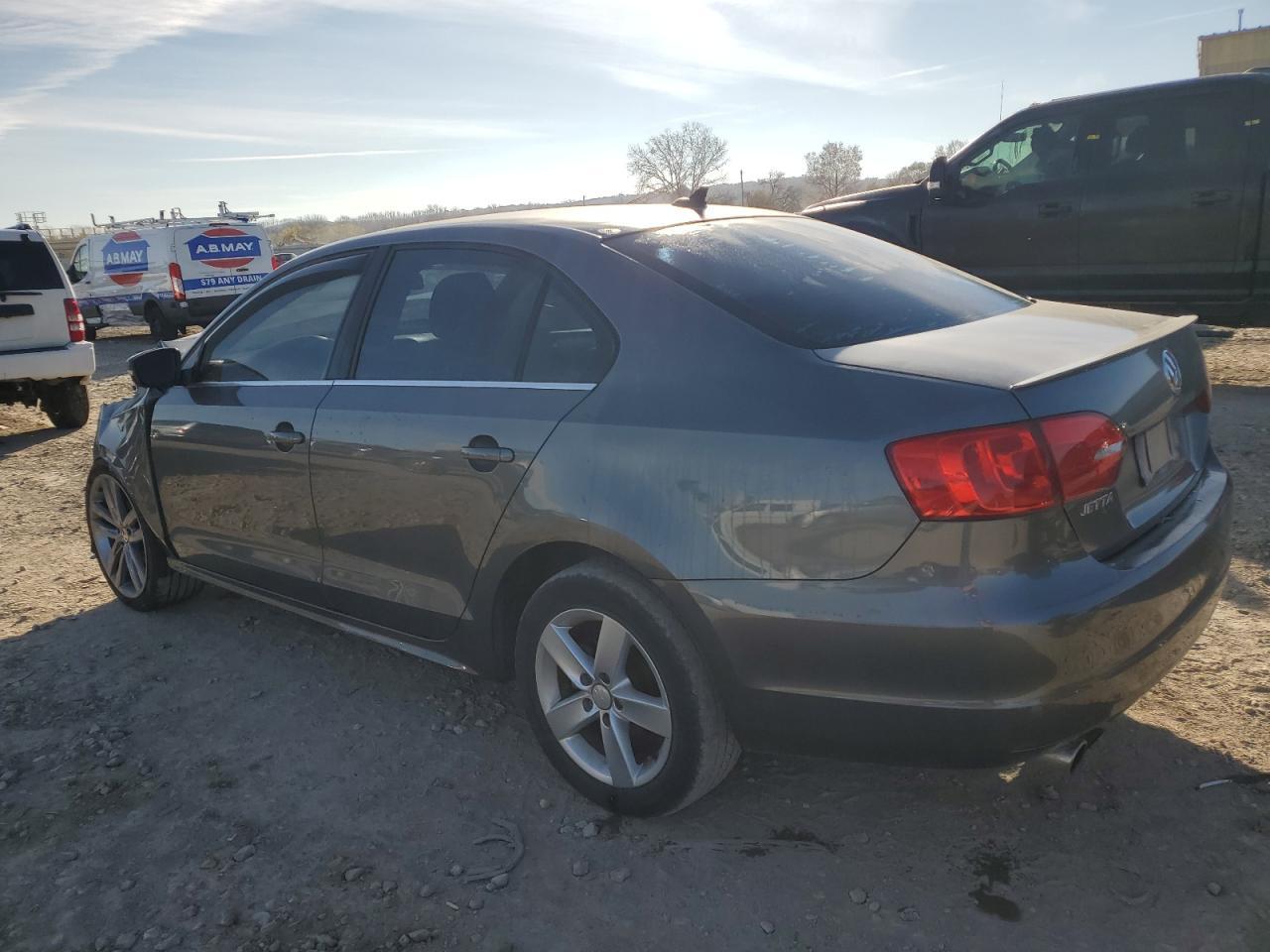 2011 VOLKSWAGEN JETTA