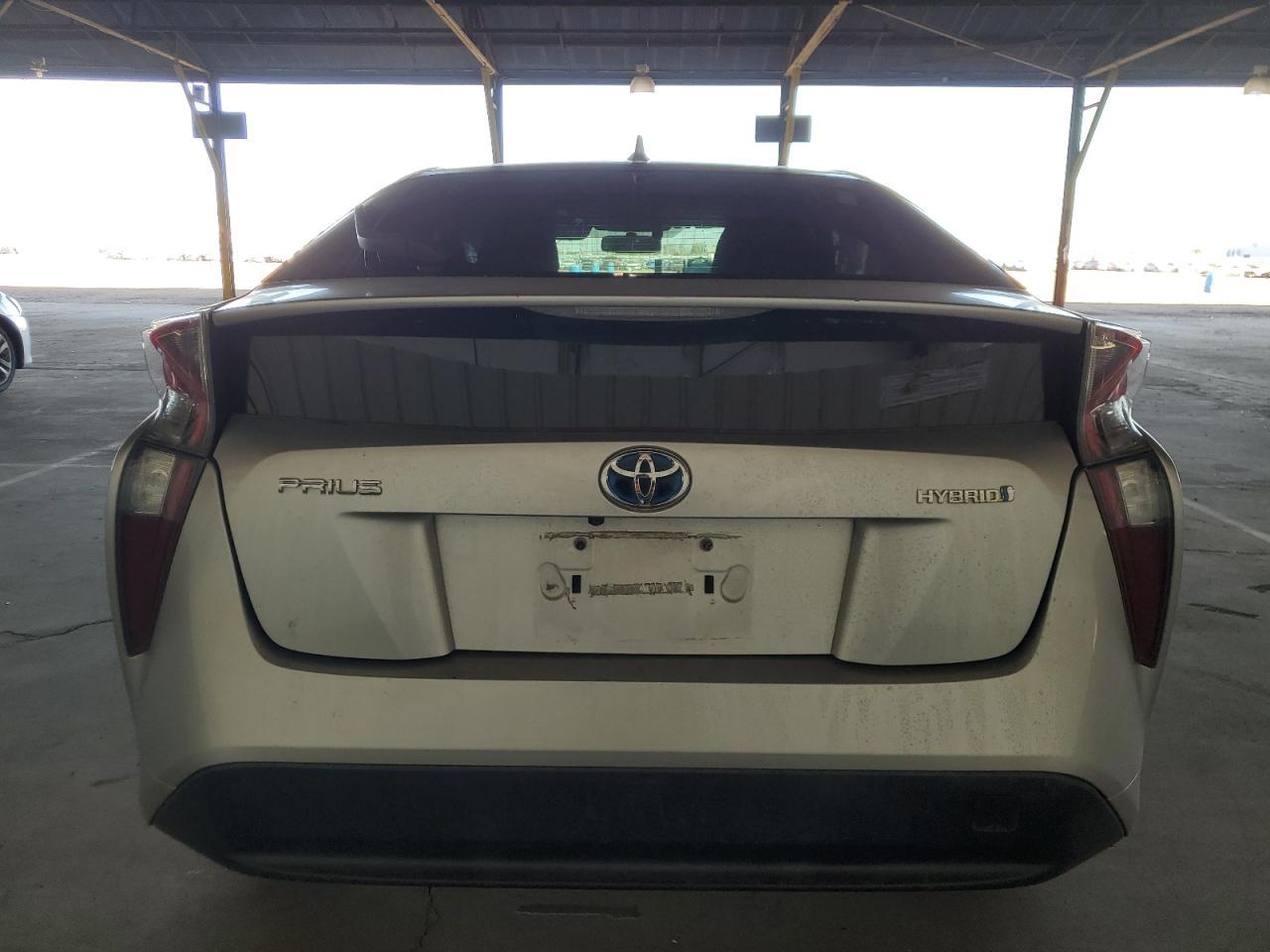2016 TOYOTA PRIUS