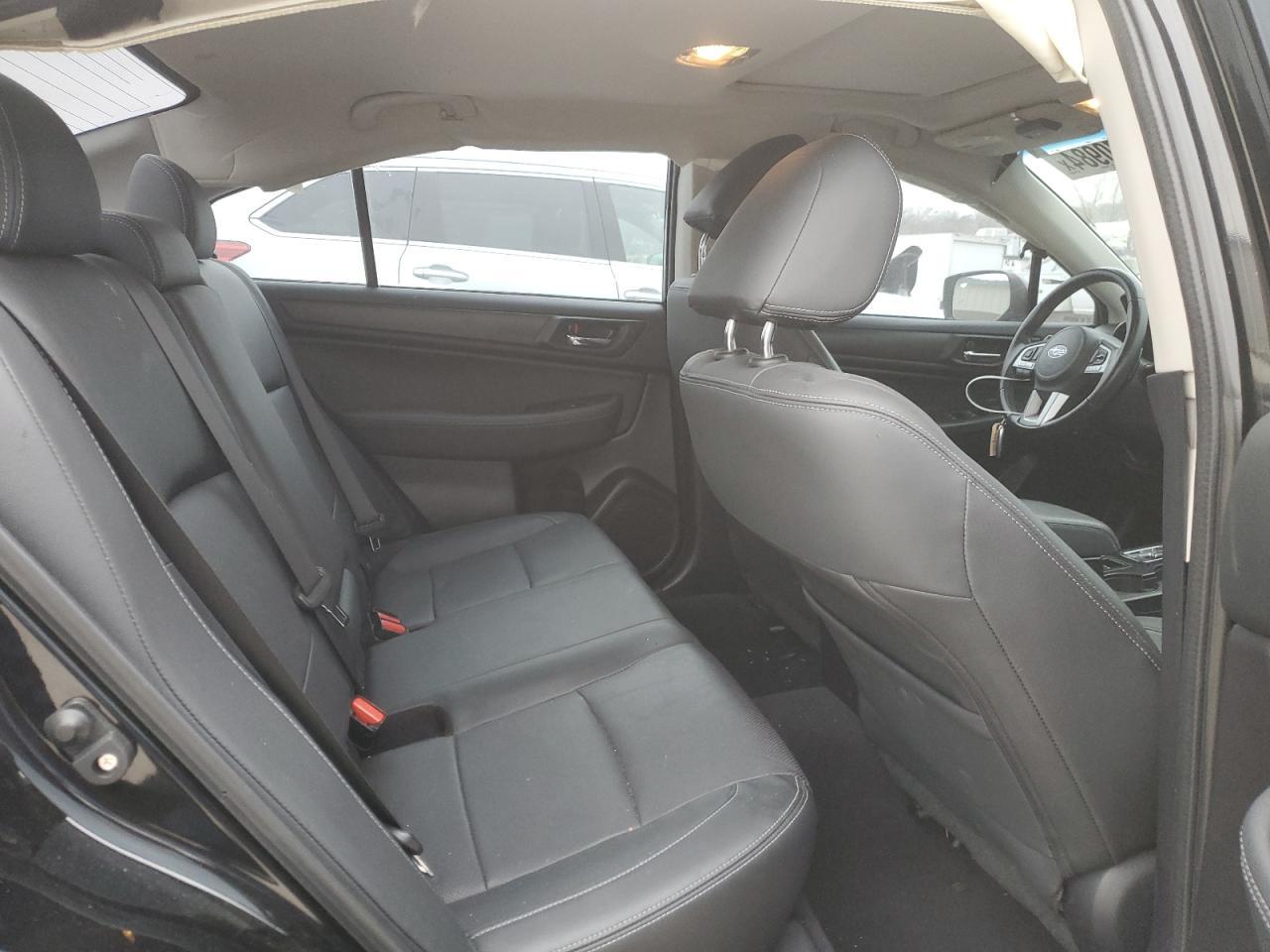 2016 SUBARU Legacy