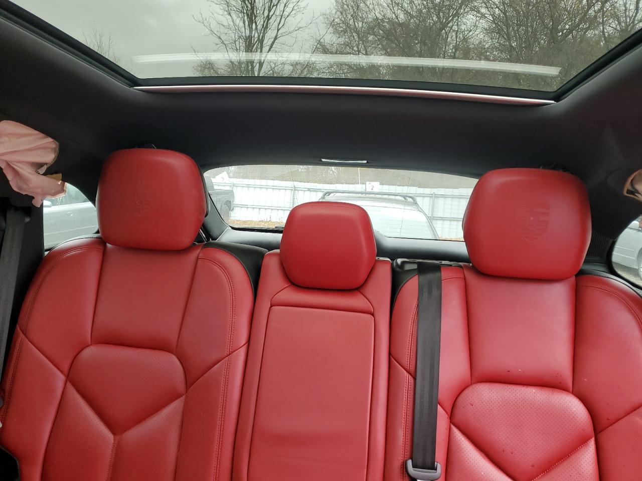 2017 PORSCHE CAYENNE