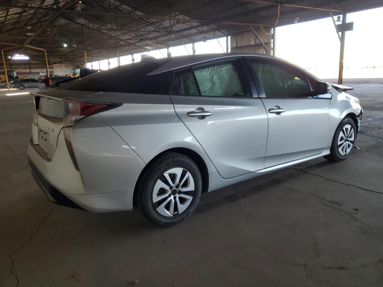 2016 TOYOTA PRIUS