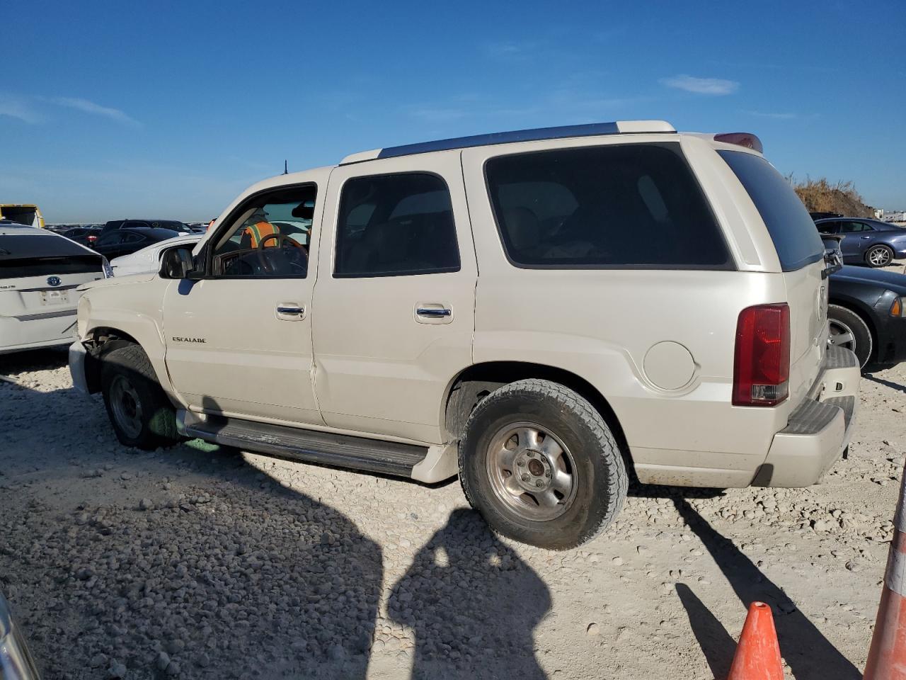 2002 CADILLAC ESCALADE