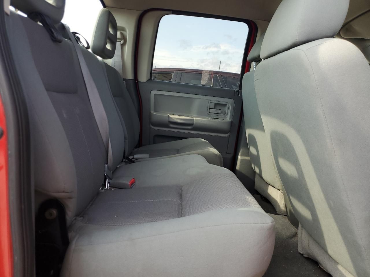 2005 DODGE Dakota