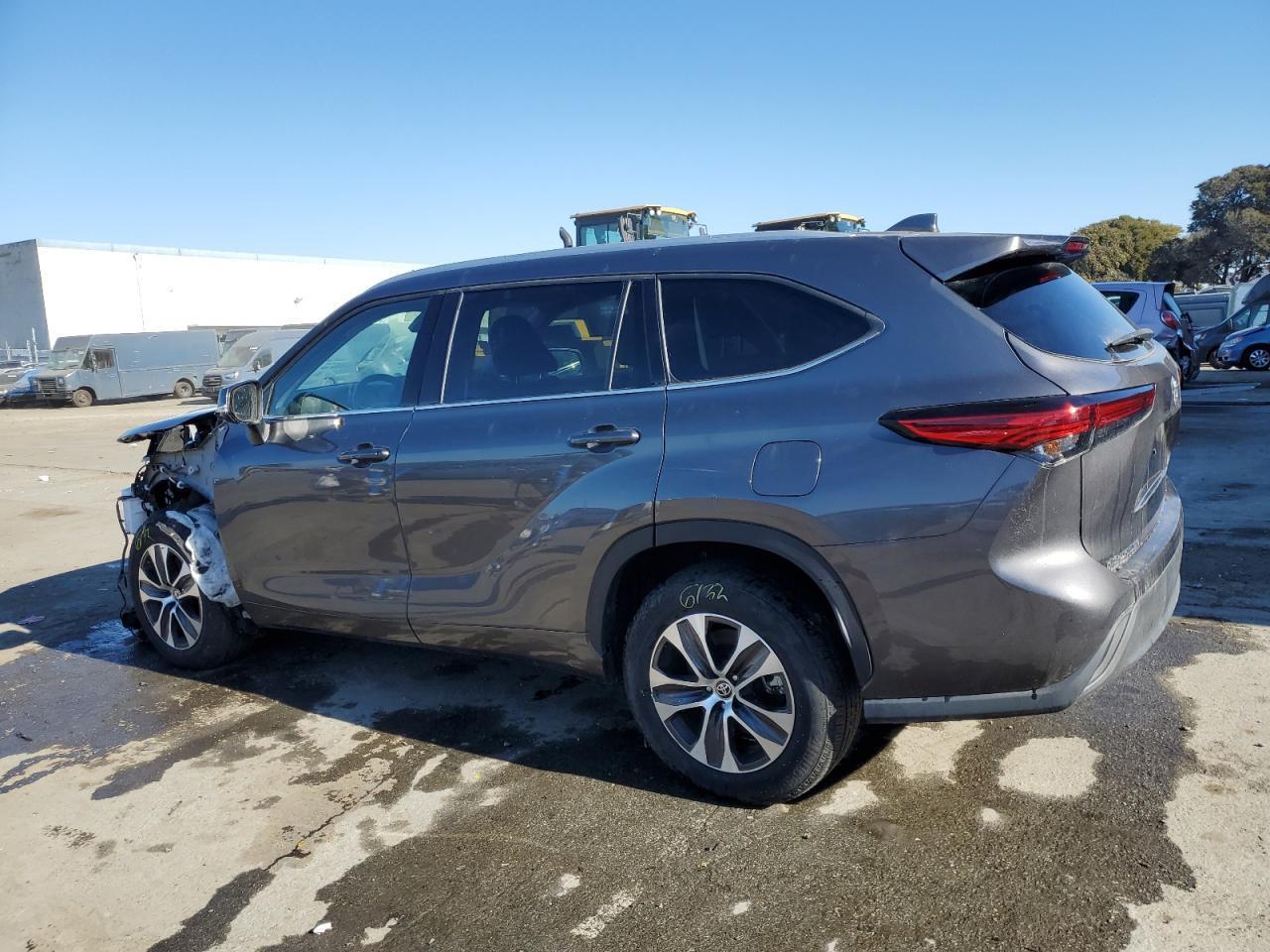 2022 TOYOTA HIGHLANDER
