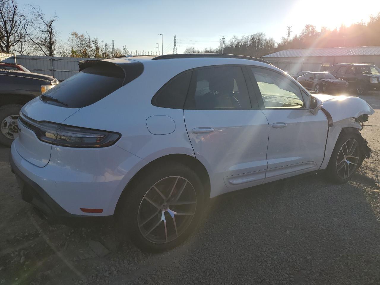 2023 PORSCHE Macan
