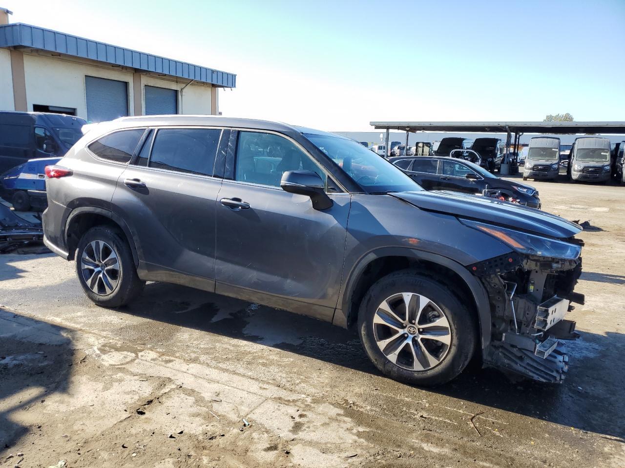2022 TOYOTA HIGHLANDER