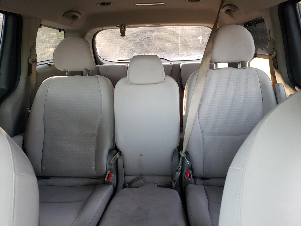 2016 KIA SEDONA