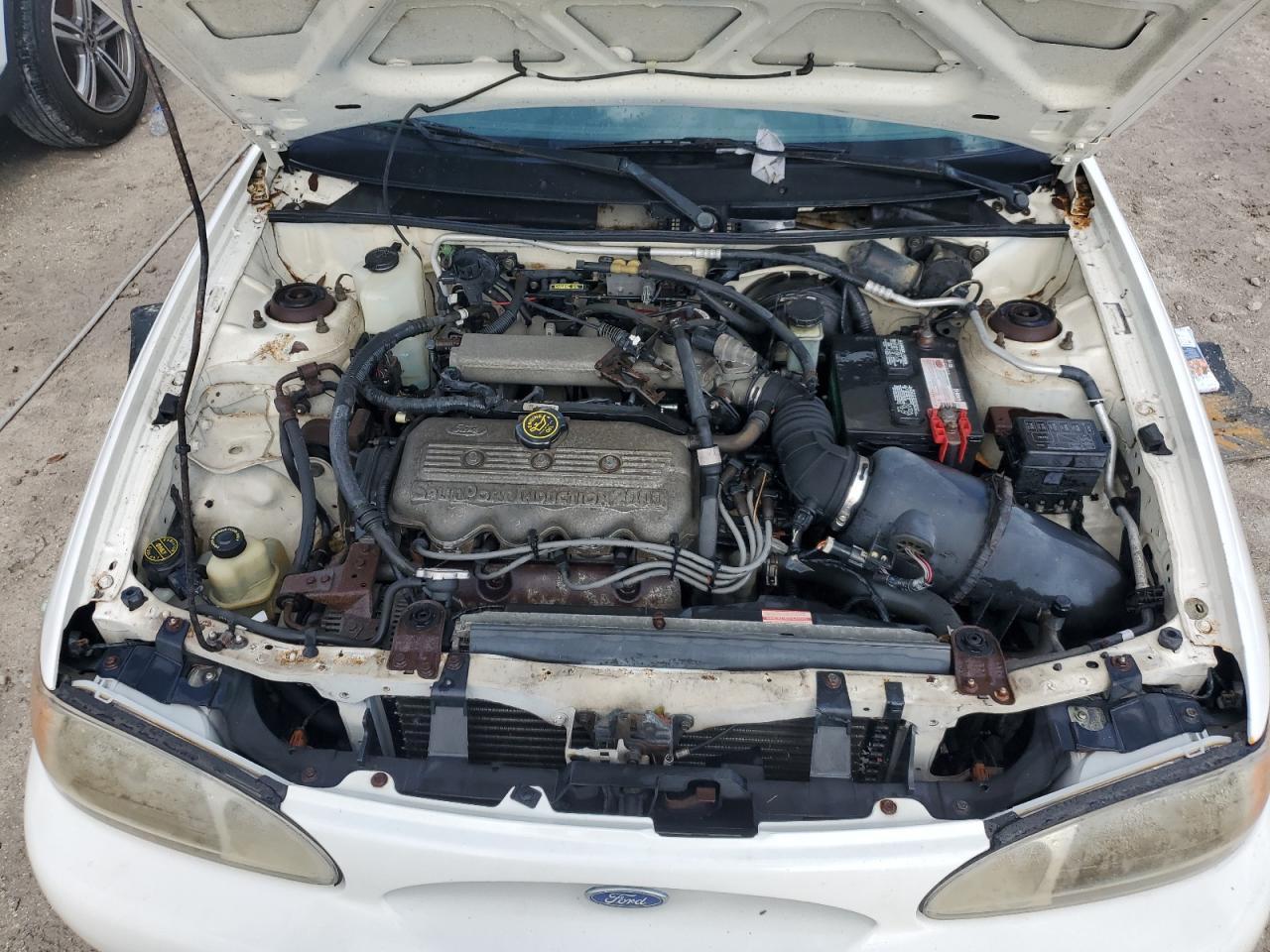 1998 FORD Escort