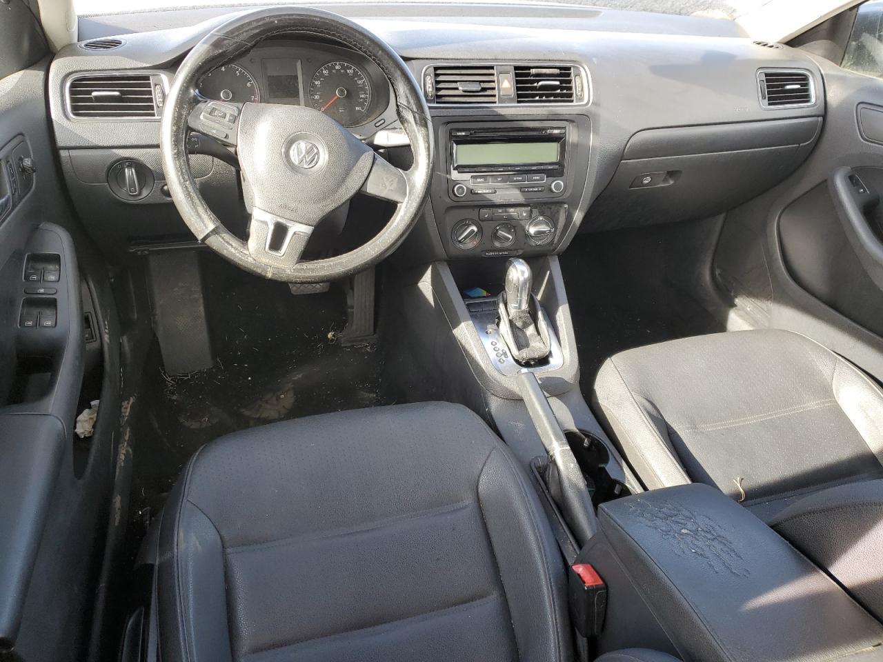 2011 VOLKSWAGEN JETTA