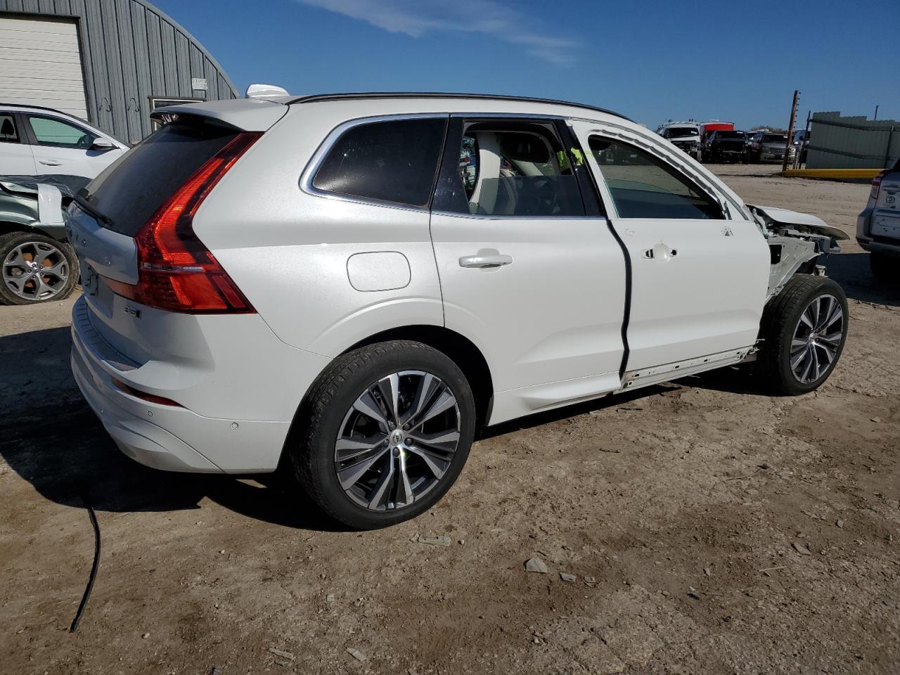 2022 VOLVO XC60