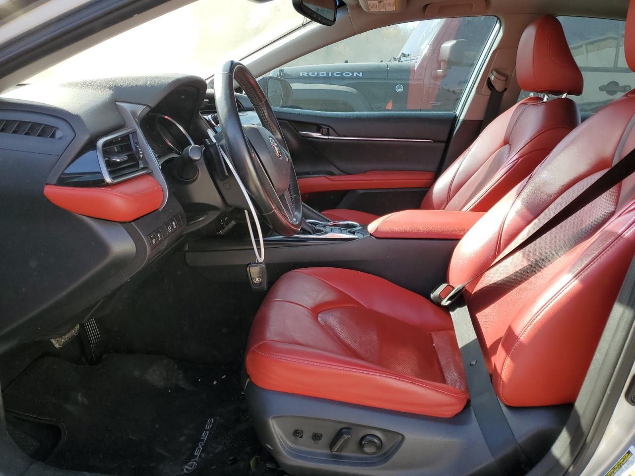 2019 TOYOTA CAMRY