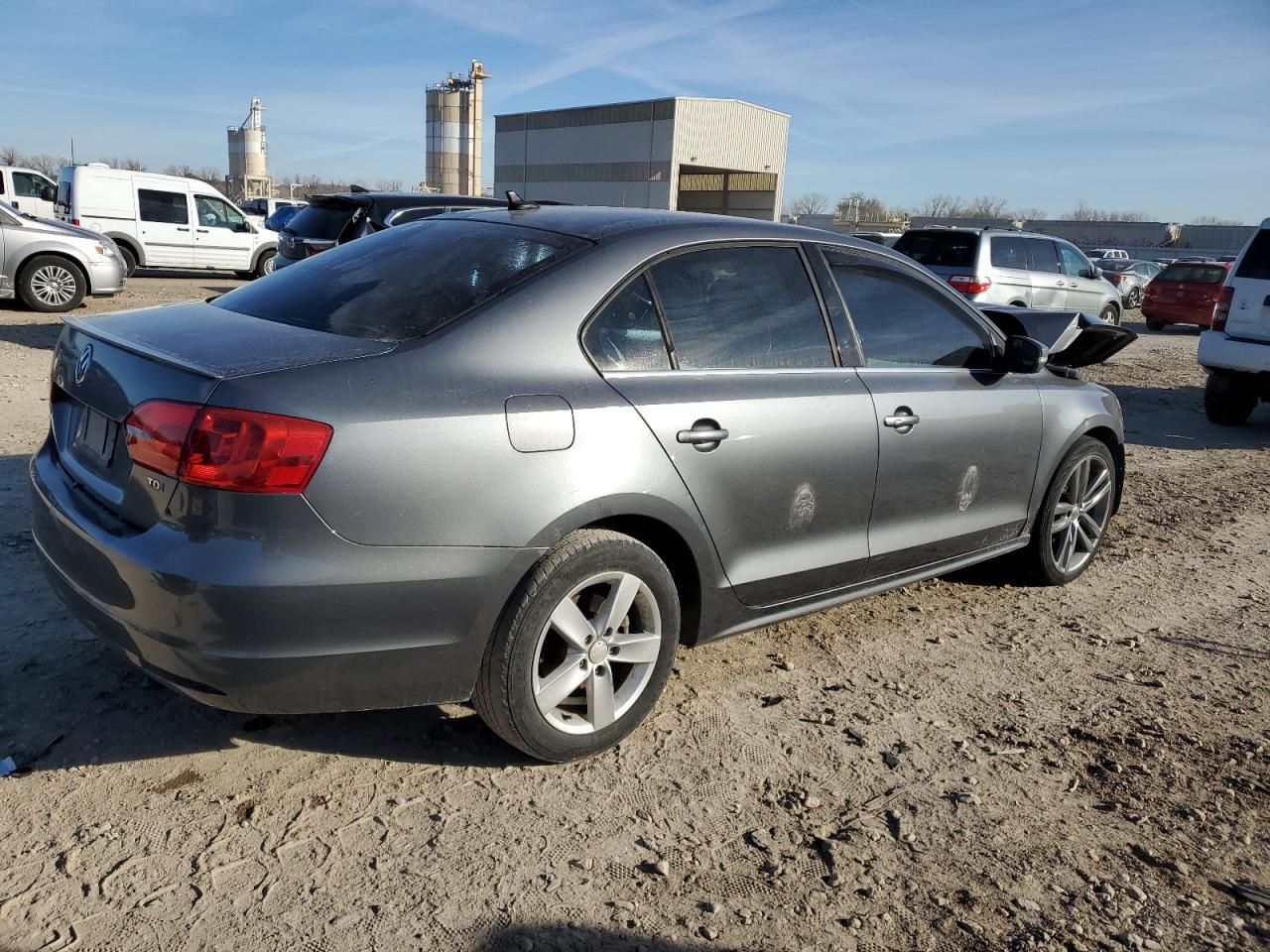 2011 VOLKSWAGEN JETTA