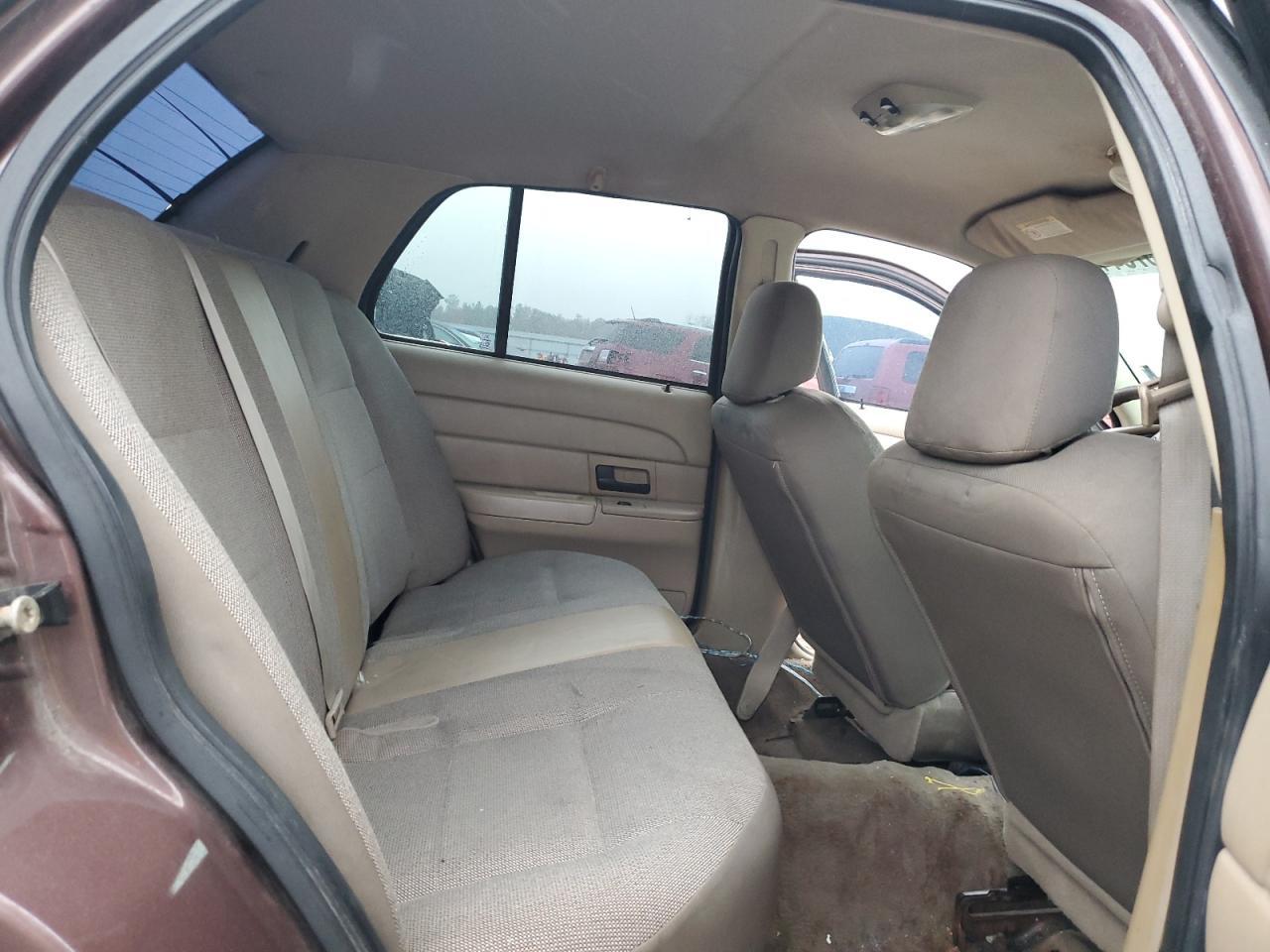2004 FORD Crown Victoria