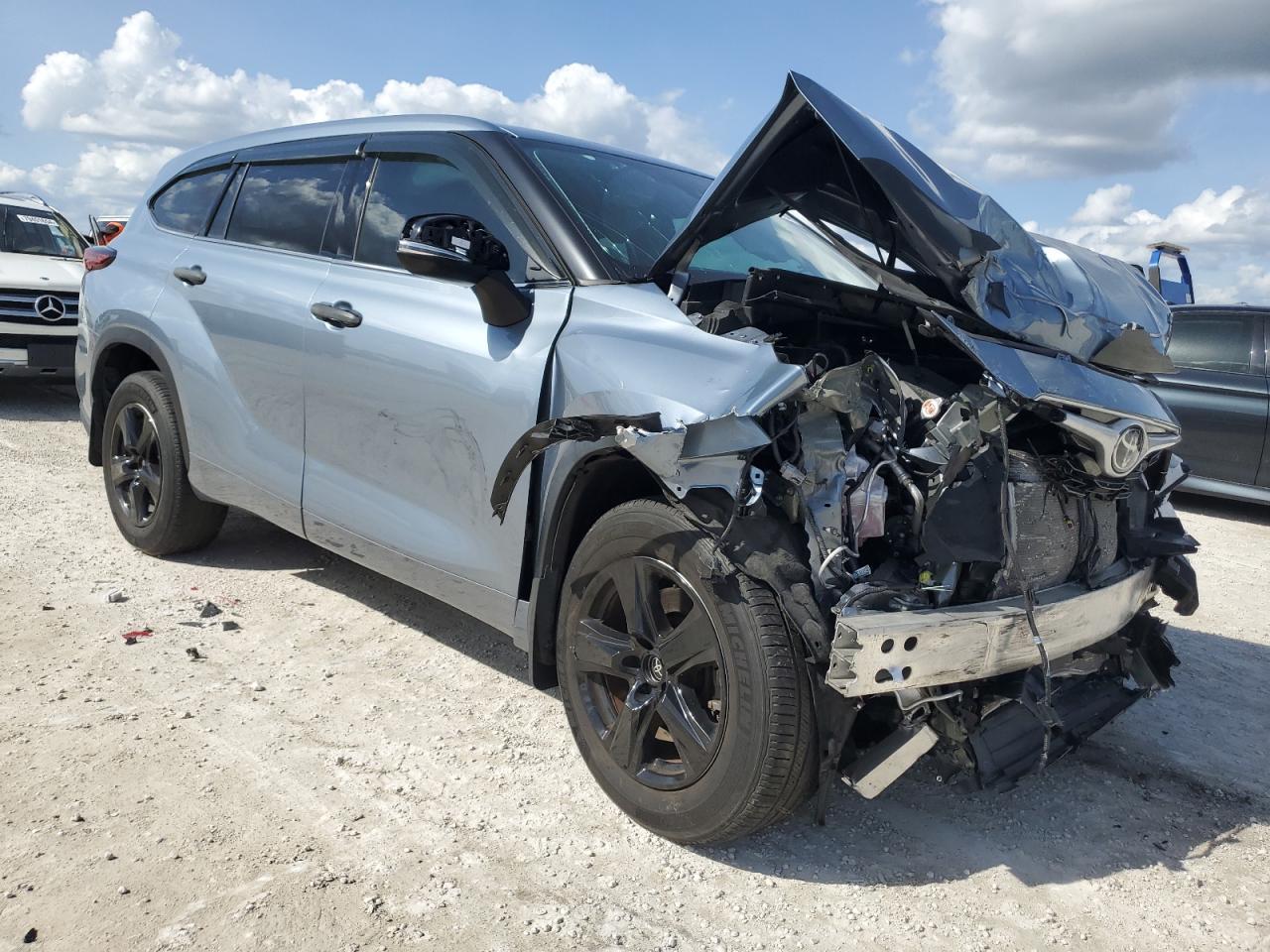 2022 TOYOTA HIGHLANDER