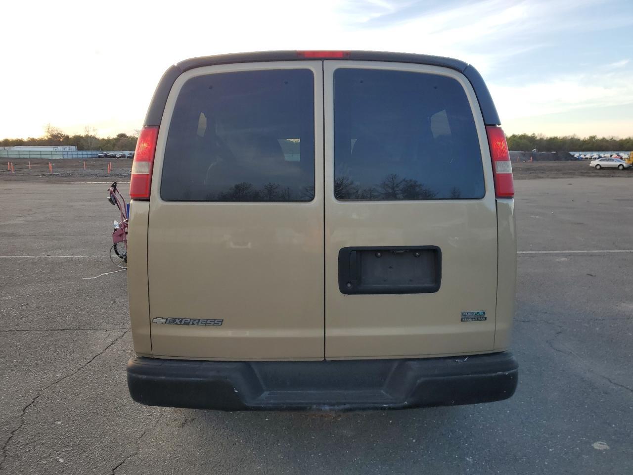 2011 CHEVROLET EXPRESS 2500