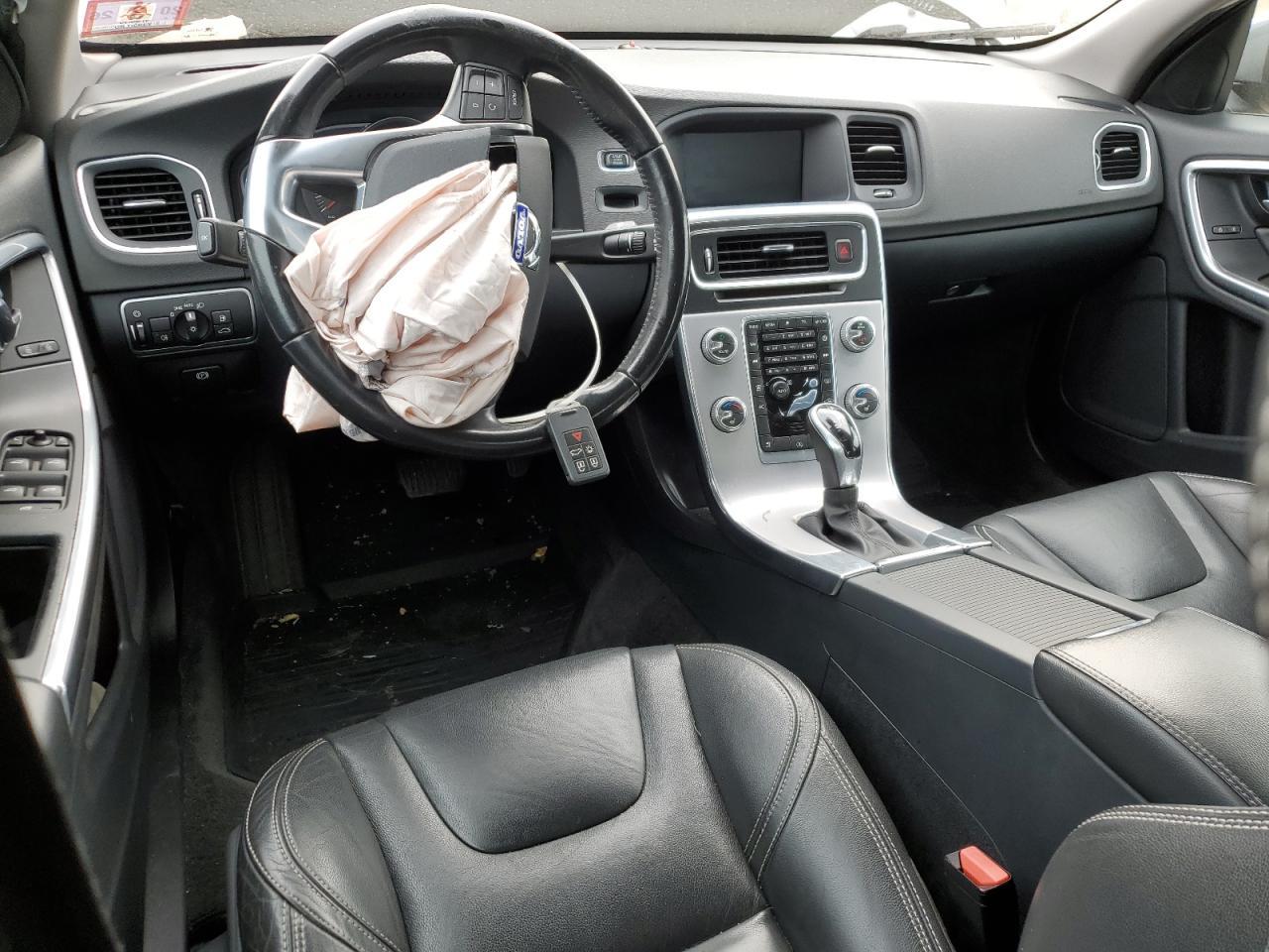 2017 VOLVO S60