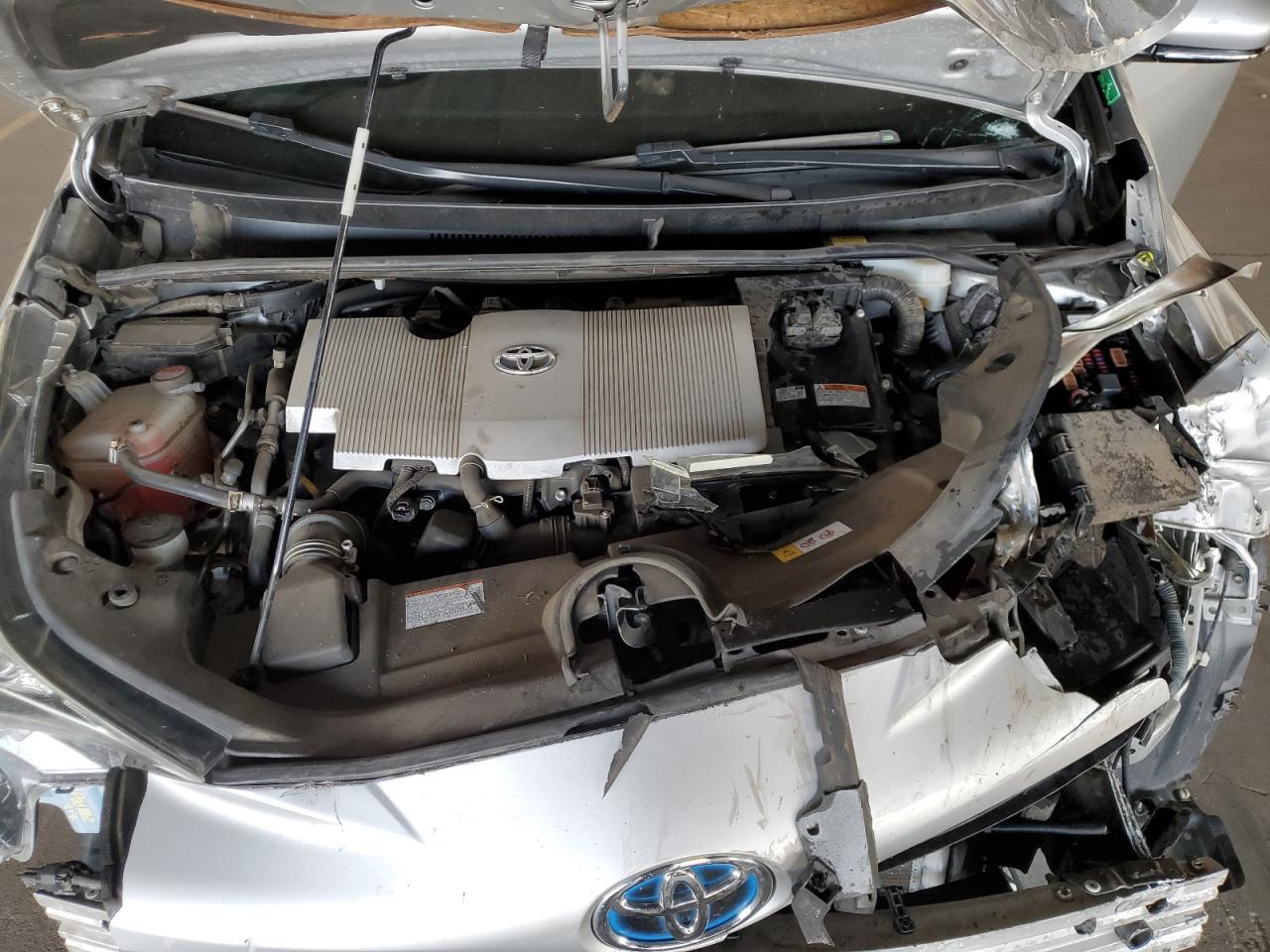 2016 TOYOTA PRIUS