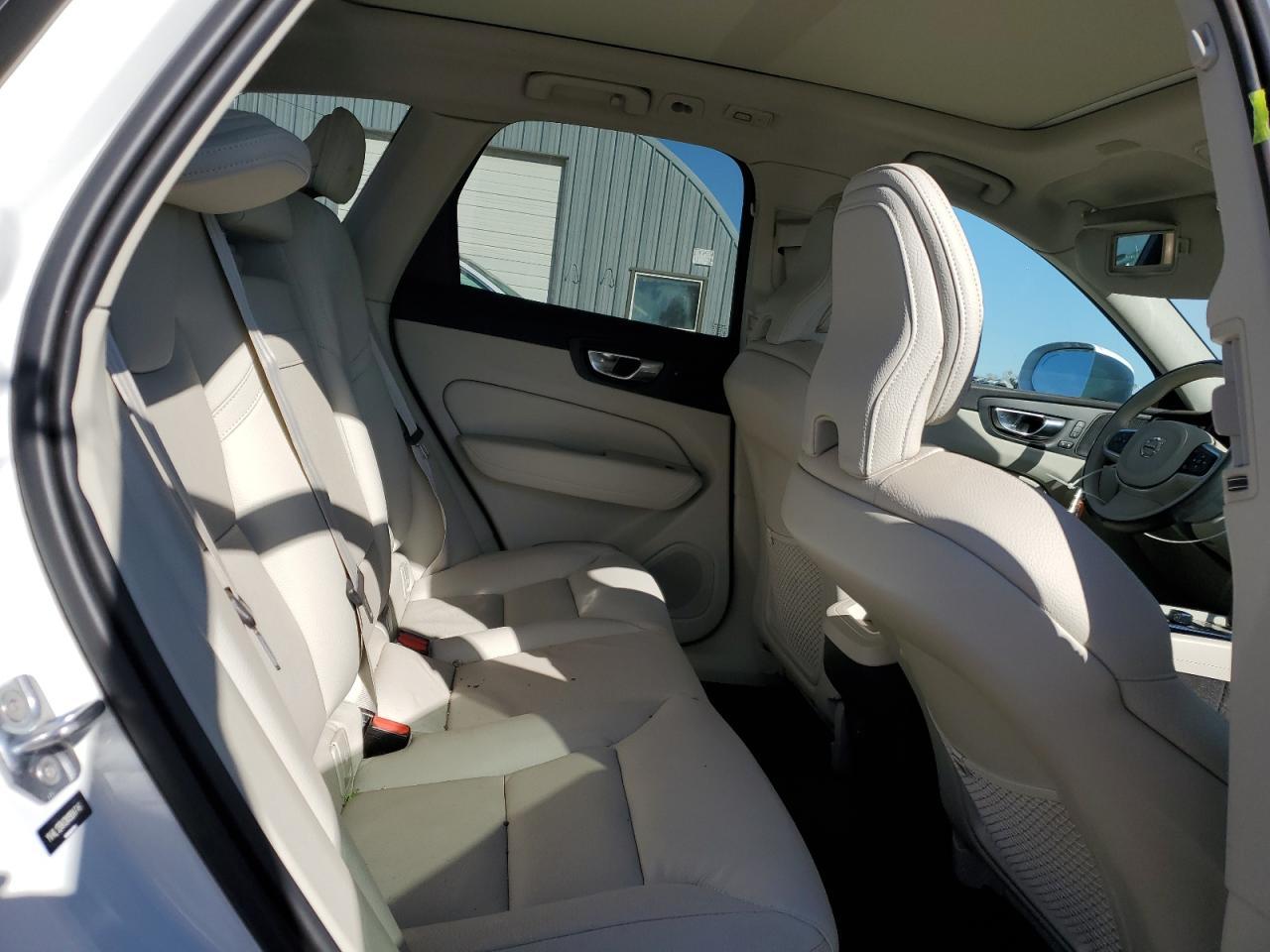 2022 VOLVO XC60