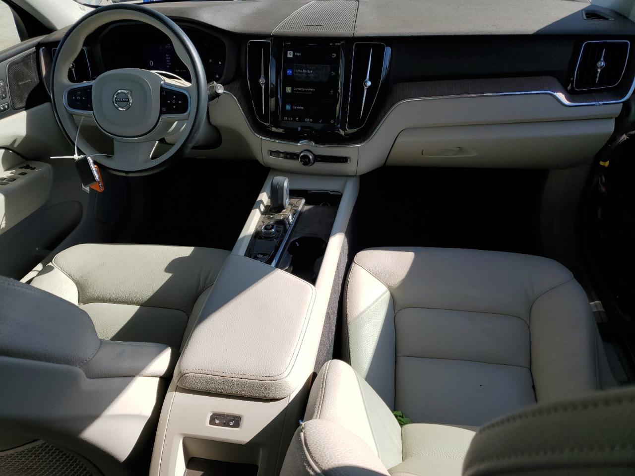 2022 VOLVO XC60
