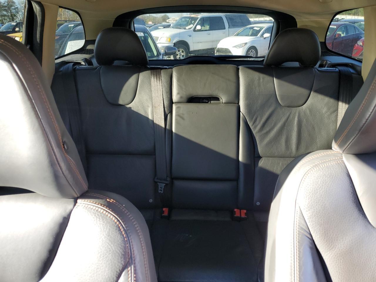 2010 VOLVO XC60