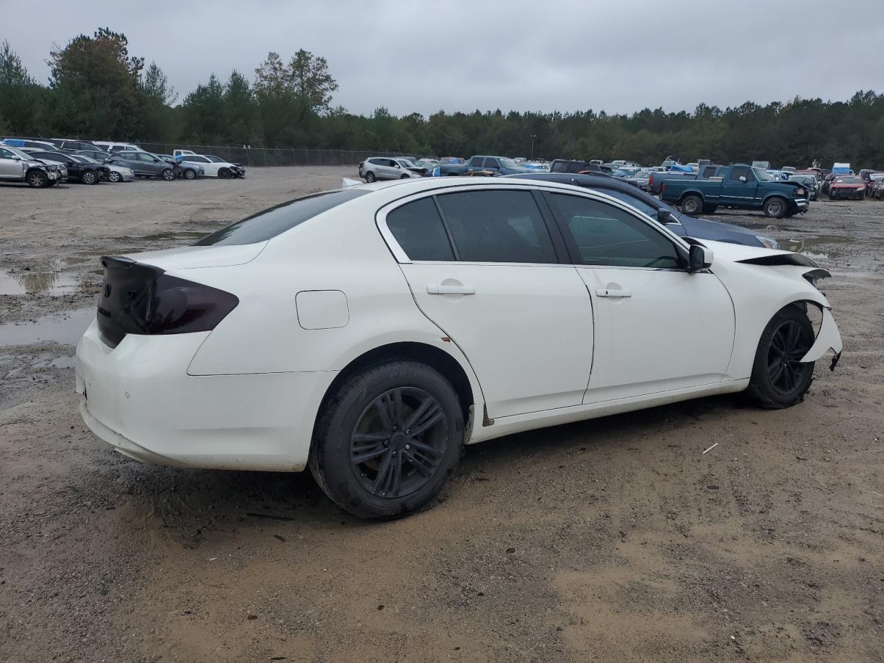 2011 INFINITI G37