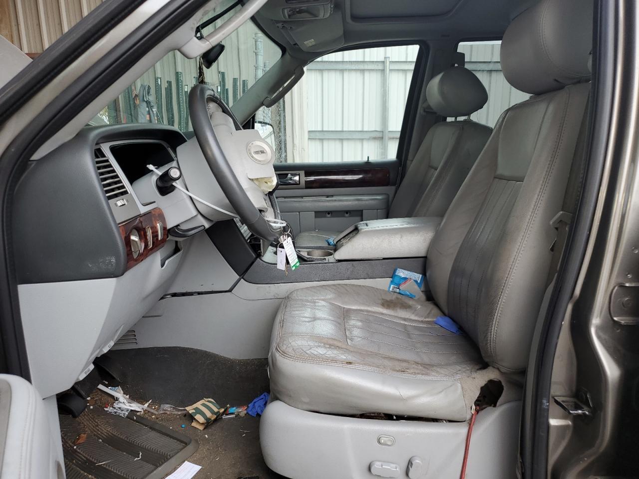 2004 LINCOLN Navigator