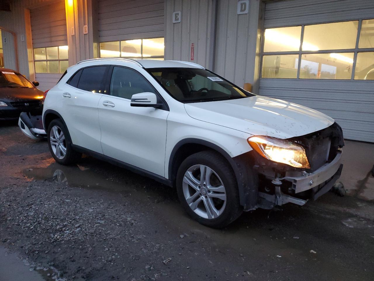 2016 MERCEDES-BENZ GLA-Class