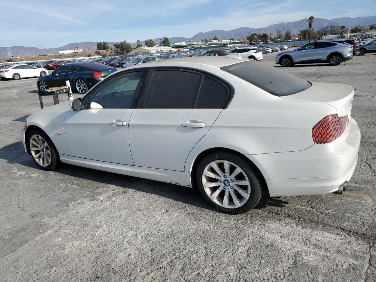 2011 BMW 3 SERIES