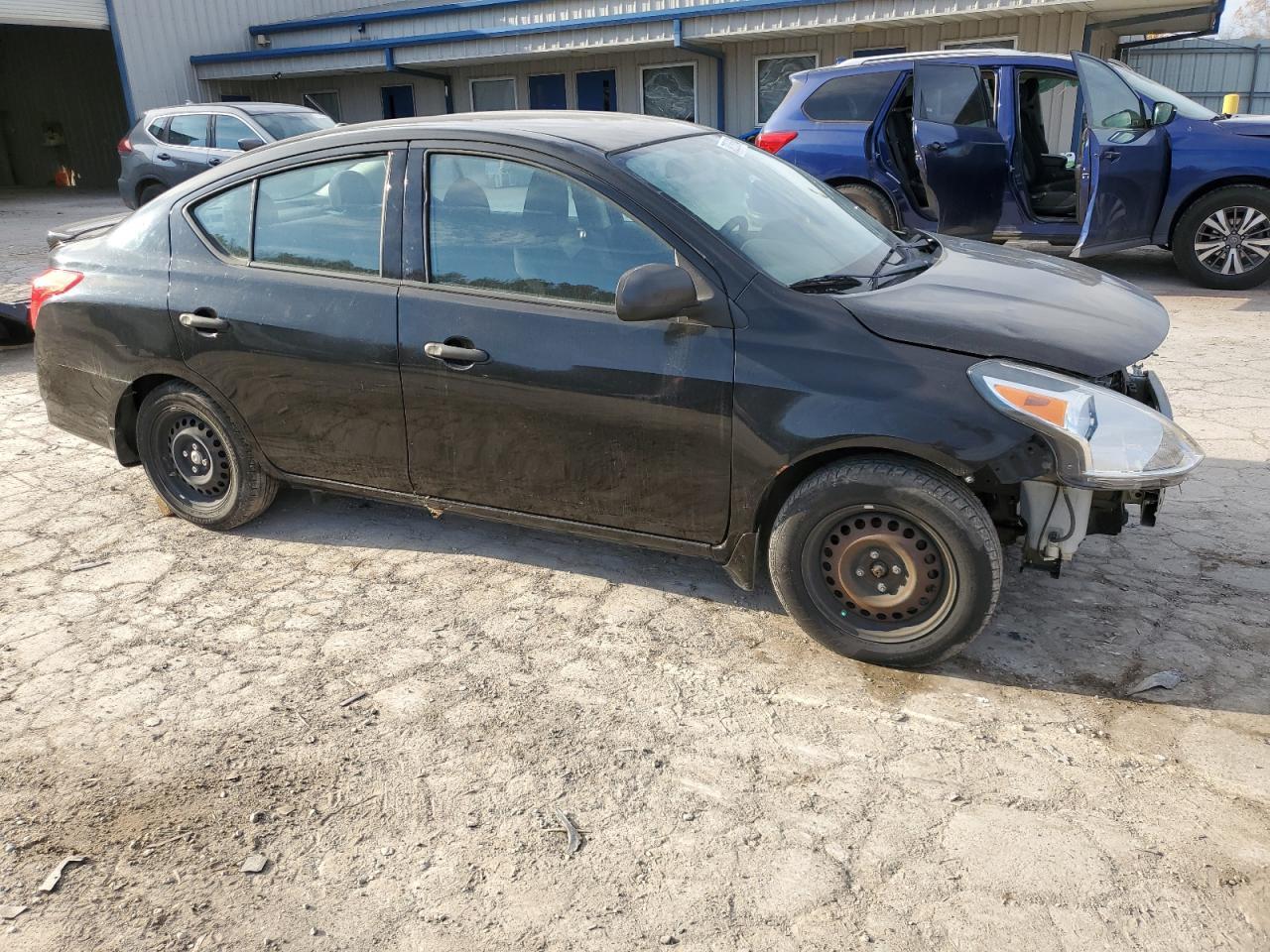 2015 NISSAN VERSA