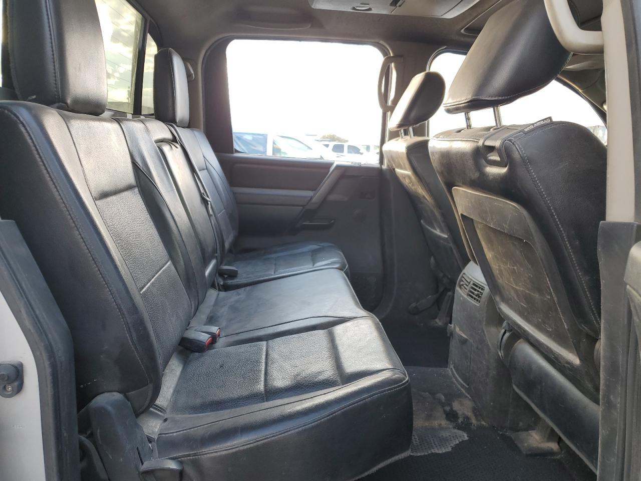 2012 NISSAN Titan