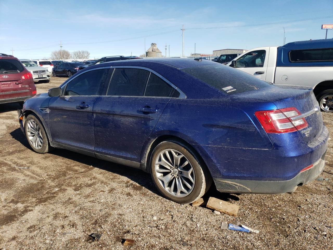 2013 FORD Taurus