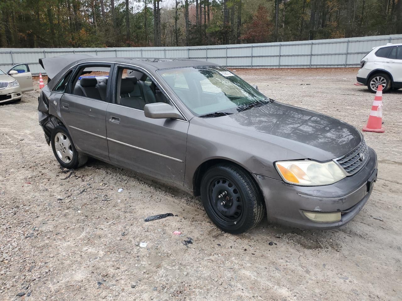 2003 TOYOTA Avalon