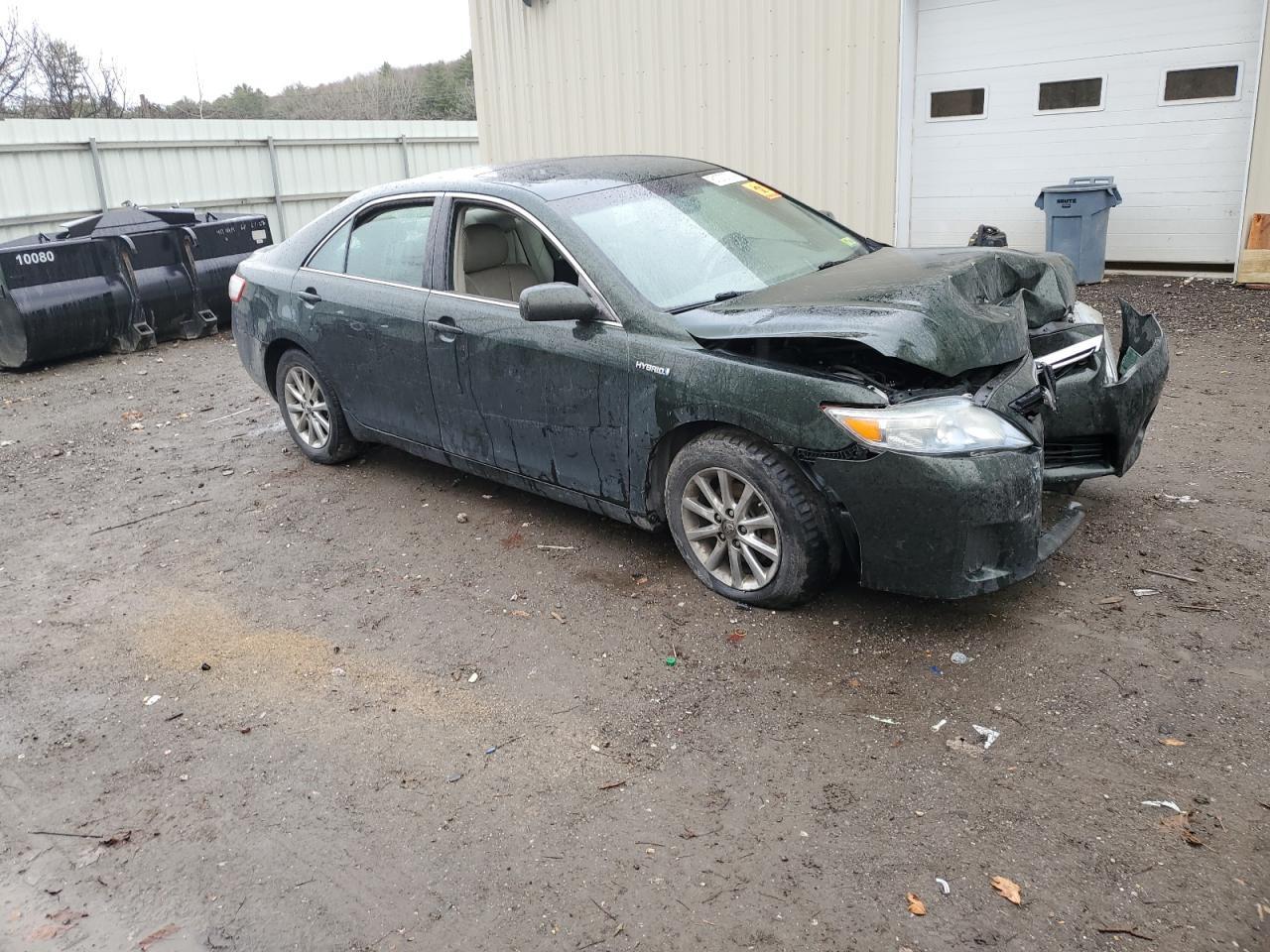 2011 TOYOTA CAMRY