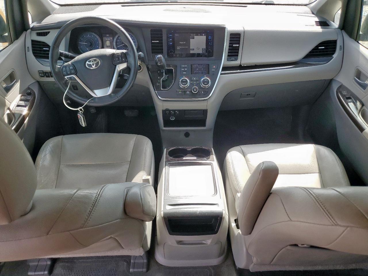 2015 TOYOTA SIENNA