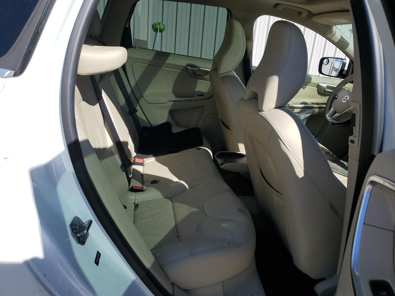 2015 VOLVO XC60