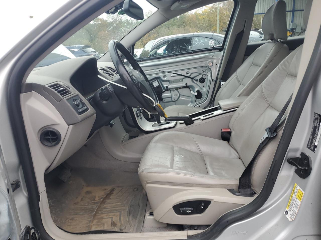 2010 VOLVO S40
