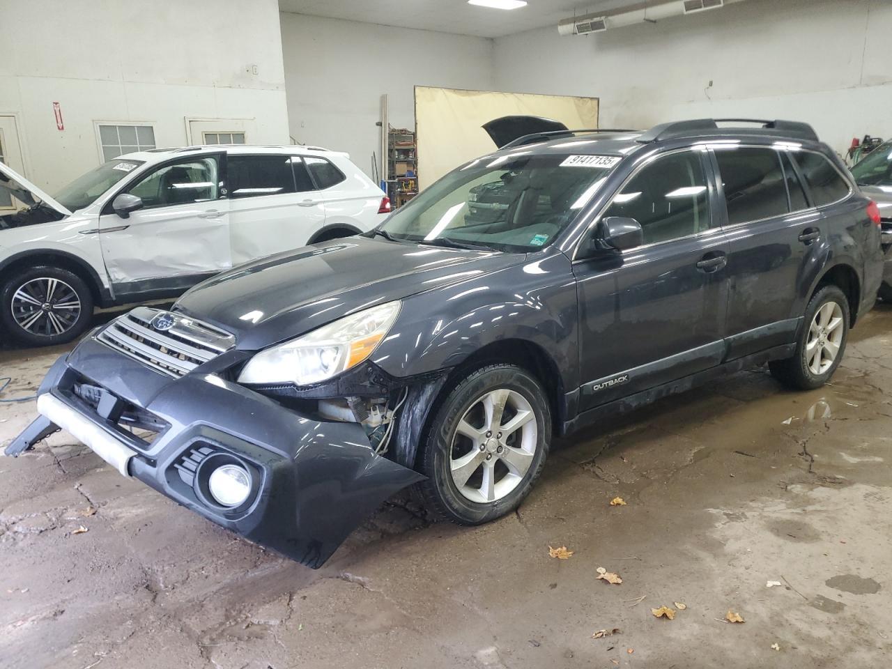 2013 SUBARU Outback